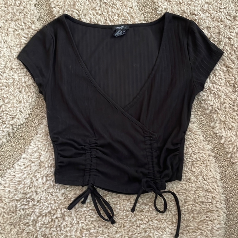 Rue 21 black sinched crop top
